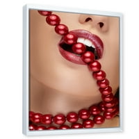 Designart 'Fata Gura Cu Ruj Rosu Musca Red Pearls' Moderne Înrămate Panza Wall Art Print